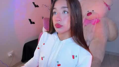 Snapshot of mayproject2 chatting on 10/27/25, 10:25 may online show from 10/27/25, 10:25