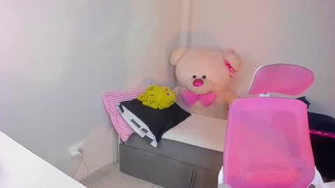 Snapshot of mayproject2 chatting on 11/22/25, 08:52 may online show from 11/22/25, 08:52