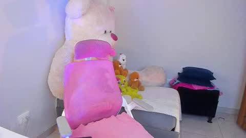 Snapshot of mayproject2 chatting on 11/24/25, 10:53 may online show from 11/24/25, 10:53