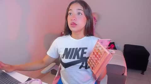 Snapshot of mayproject2 chatting on 11/30/25, 08:02 may online show from 11/30/25, 08:02