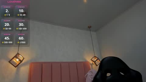 Snapshot of mayroberts chatting on 02/04/25, 12:11 MAY online show from 02/04/25, 12:11