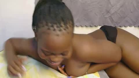 mazel_quincy online show from 09/11/25, 07:47