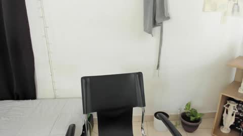 mazikeen_18 online show from 01/06/25, 04:23