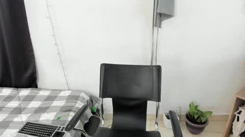 mazikeen_18 online show from 03/01/25, 04:44