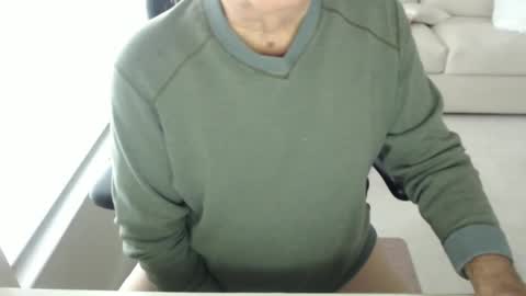 Snapshot of mbeastie chatting on 12/23/24, 04:17 Beastie online show from 12/23/24, 04:17