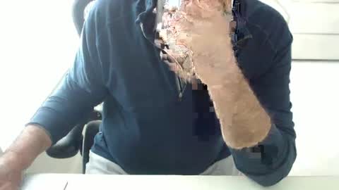 Snapshot of mbeastie chatting on 01/10/25, 06:28 Beastie online show from 01/10/25, 06:28