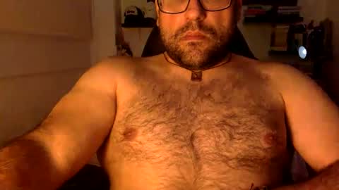 Snapshot of mbotve chatting on 04/19/26, 03:17 VzlaMan online show from 04/19/26, 03:17