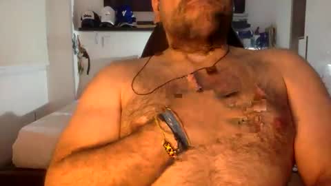 Snapshot of mbotve chatting on 04/19/26, 11:40 VzlaMan online show from 04/19/26, 11:40
