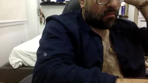 Snapshot of mbotve chatting on 05/04/26, 03:57 VzlaMan online show from 05/04/26, 03:57