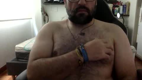 Snapshot of mbotve chatting on 05/04/26, 06:15 VzlaMan online show from 05/04/26, 06:15
