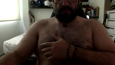 Snapshot of mbotve chatting on 05/09/26, 01:27 VzlaMan online show from 05/09/26, 01:27