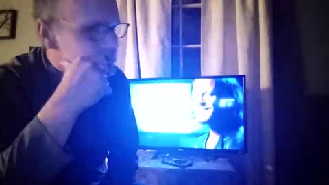 Snapshot of mcfly1973 chatting on 10/17/25, 05:21 mcfly1973 online show from 10/17/25, 05:21