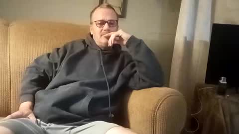 Snapshot of mcfly1973 chatting on 12/02/25, 01:55 mcfly1973 online show from 12/02/25, 01:55