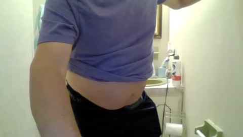 Snapshot of mcft61 chatting on 06/04/26, 04:40 mcft61 online show from 06/04/26, 04:40