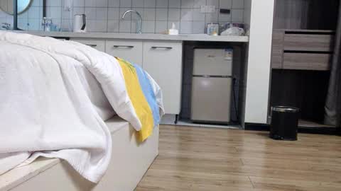 Fuyu online show from 02/04/26, 12:00