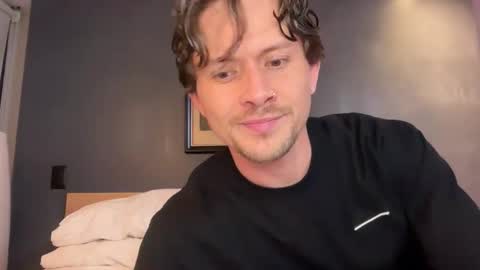 Snapshot of mcklister69 chatting on 02/01/26, 12:37 mcklister online show from 02/01/26, 12:37