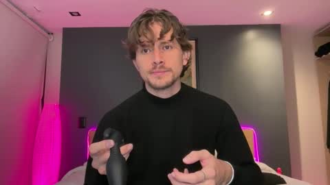 Snapshot of mcklister69 chatting on 02/15/26, 12:03 mcklister online show from 02/15/26, 12:03