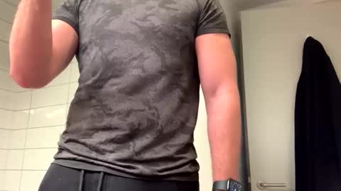 mcr8080 online show from 12/31/24, 03:20