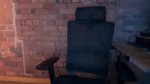 mcr8080 online show from 03/18/26, 06:05