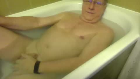 Snapshot of mcswis6 chatting on 12/05/24, 05:28 mcswis6 online show from 12/05/24, 05:28