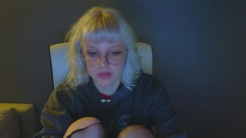Snapshot of me1roze chatting on 05/13/26, 10:06 Roze online show from 05/13/26, 10:06