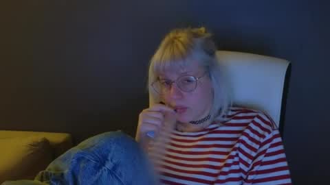 Snapshot of me1roze chatting on 05/16/26, 12:29 Roze online show from 05/16/26, 12:29