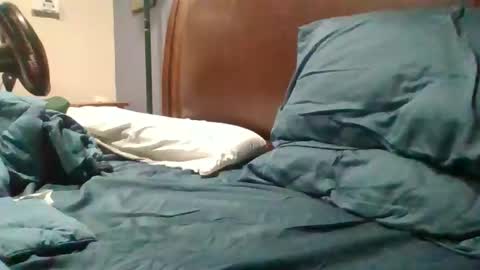 yung n hung online show from 10/26/25, 01:33