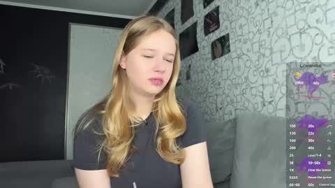 Michelle online show from 09/09/25, 01:05