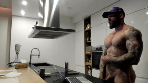 Snapshot of mealphamale chatting on 06/01/26, 05:03 Alpha Male online show from 06/01/26, 05:03