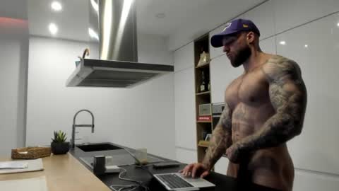 Snapshot of mealphamale chatting on 07/25/26, 10:13 Alpha Male online show from 07/25/26, 10:13
