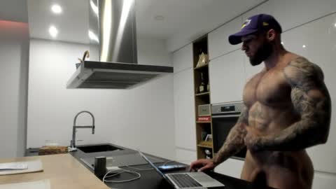 Snapshot of mealphamale chatting on 07/28/26, 03:43 Alpha Male online show from 07/28/26, 03:43