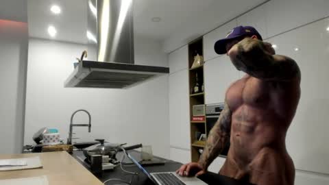 Snapshot of mealphamale chatting on 07/29/26, 01:53 Alpha Male online show from 07/29/26, 01:53