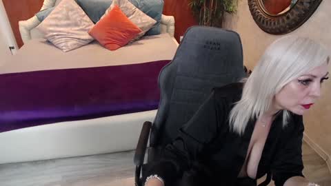 meamandax online show from 01/21/25, 02:26