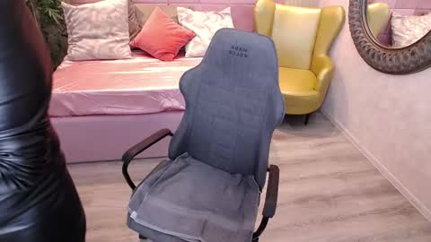 meamandax online show from 10/14/25, 07:09