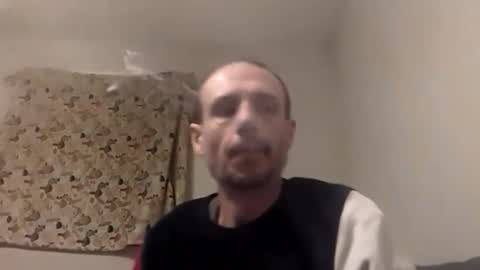 Snapshot of meanfinger chatting on 02/23/26, 07:06 Jizzy online show from 02/23/26, 07:06