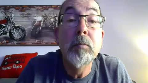 Snapshot of meathome3 chatting on 02/09/26, 01:48 me at home online show from 02/09/26, 01:48