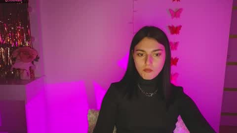 Snapshot of medina_andress chatting on 03/06/25, 04:38 Dina online show from 03/06/25, 04:38