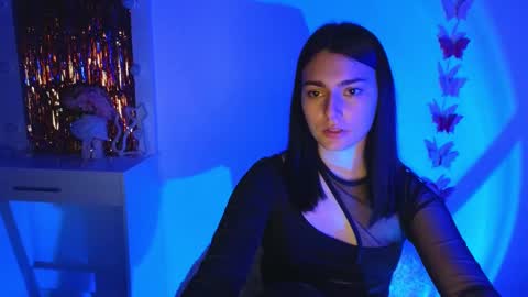 Snapshot of medina_andress chatting on 03/12/25, 04:24 Dina online show from 03/12/25, 04:24