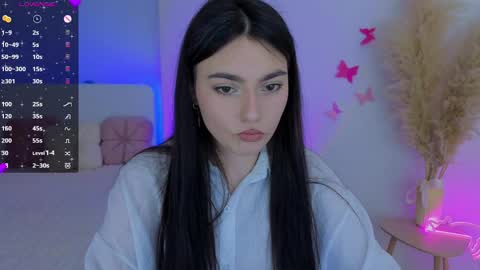 Dina online show from 04/24/26, 09:06