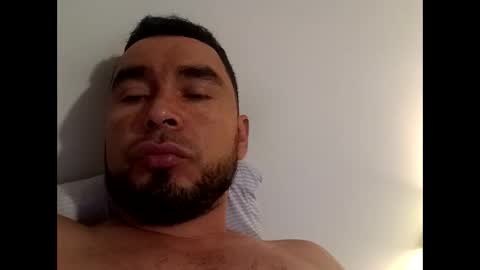 medina_chelo91 online show from 10/19/25, 04:57