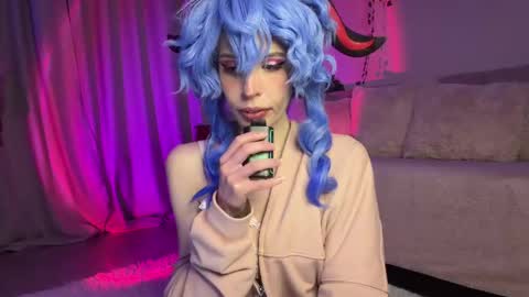 Nicole online show from 04/19/26, 06:10