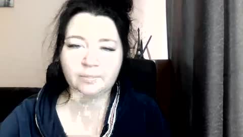 Snapshot of medjik_lool chatting on 10/20/25, 08:15 Oltereodora-lima online show from 10/20/25, 08:15