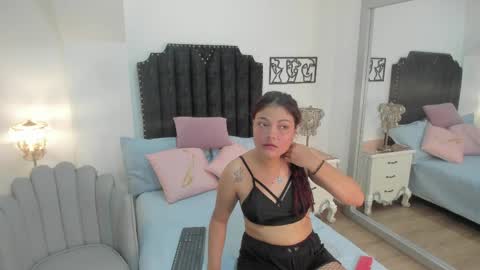 Snapshot of medoly03 chatting on 04/06/26, 11:33 Melody online show from 04/06/26, 11:33