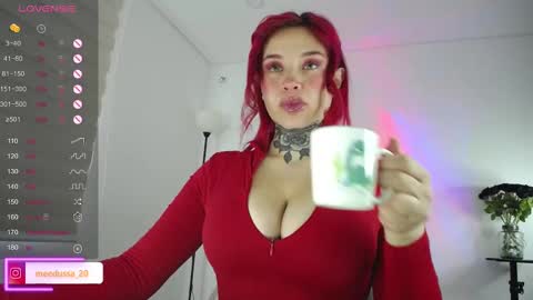 Snapshot of medusa_20 chatting on 10/30/25, 11:33 Johana online show from 10/30/25, 11:33