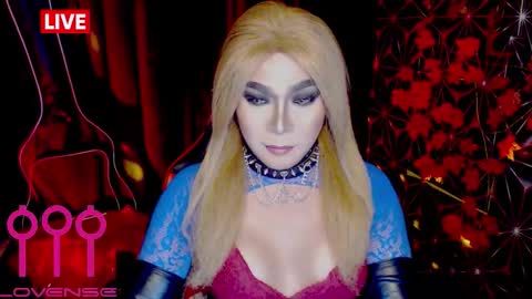 THE QUEEN ALPHA   Queen Medusa Prey online show from 11/16/25, 07:19