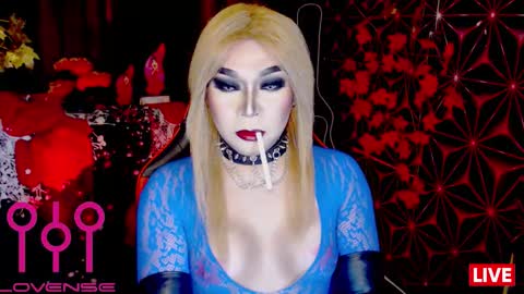 THE QUEEN ALPHA   Queen Medusa Prey online show from 11/25/25, 09:48