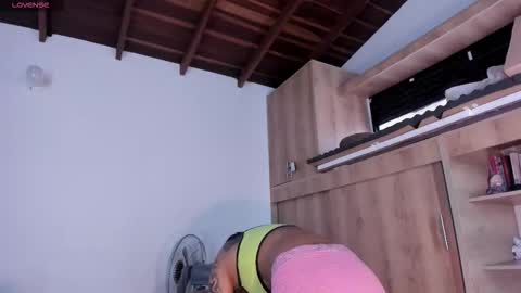 medussa13 online show from 11/25/25, 01:11