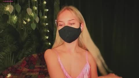 meeeewmeeeeow online show from 11/27/25, 09:28