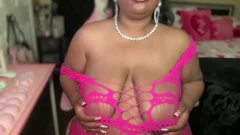 Snapshot of meetsouthernpeach chatting on 02/14/26, 05:04 Southern Peach online show from 02/14/26, 05:04