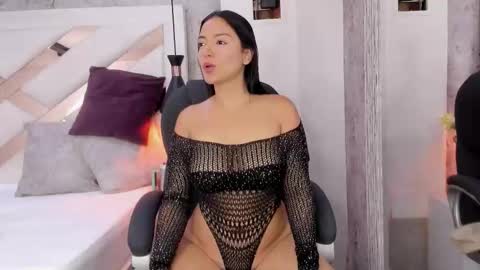 Snapshot of megan8_ chatting on 12/01/25, 03:33 Megan online show from 12/01/25, 03:33